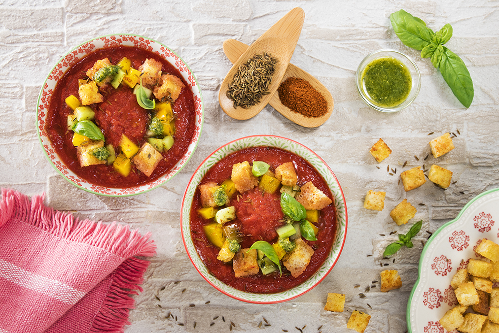 Cold tomato soup with paprika and cumin - Ricetta - Cannamela