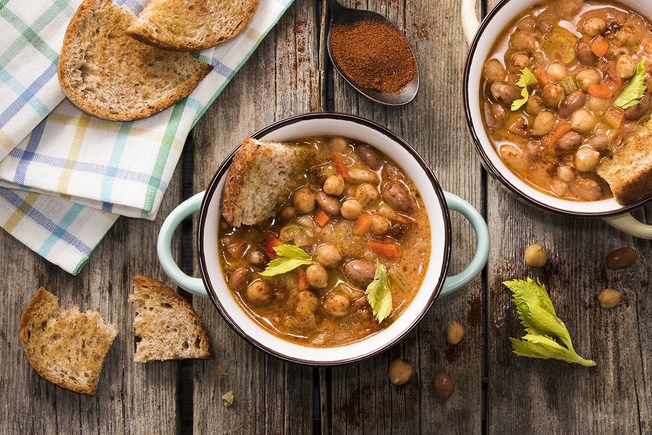Legume soup with smoked paprika - Ricetta - Cannamela