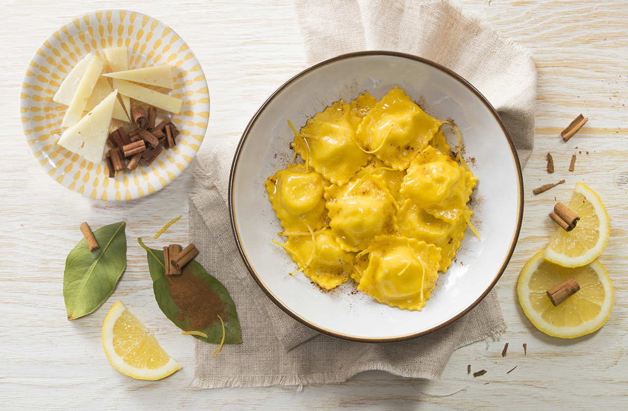 Ricotta, cinnamon and pecorino ravioli - Ricetta - Cannamela